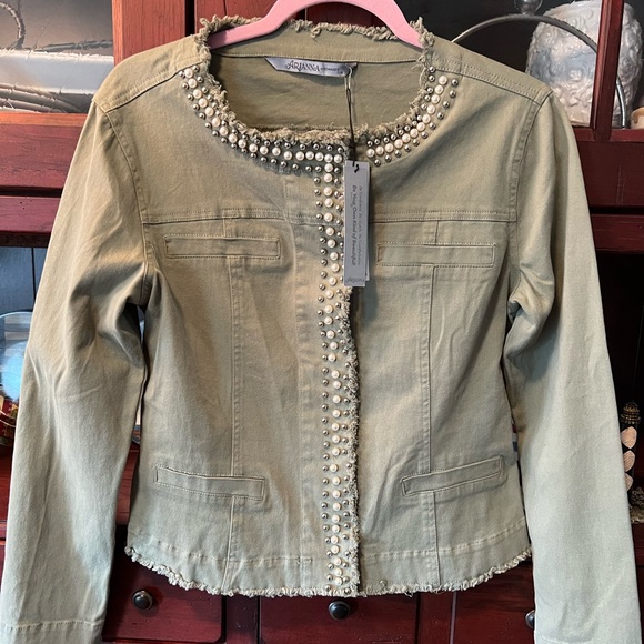 NWT Stunning Arianna by Howard’s Studded Military Green S/M Button Front Raw Hem - Picture 1 of 11
